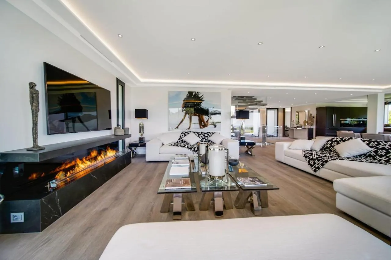 Cannes Luxury Rental - Modern Villa