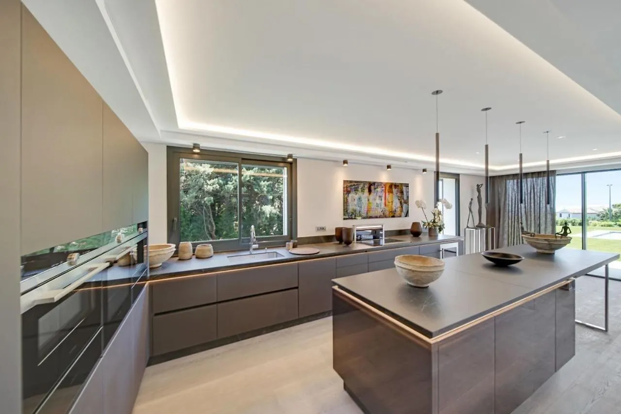 Cannes Luxury Rental - Modern Villa