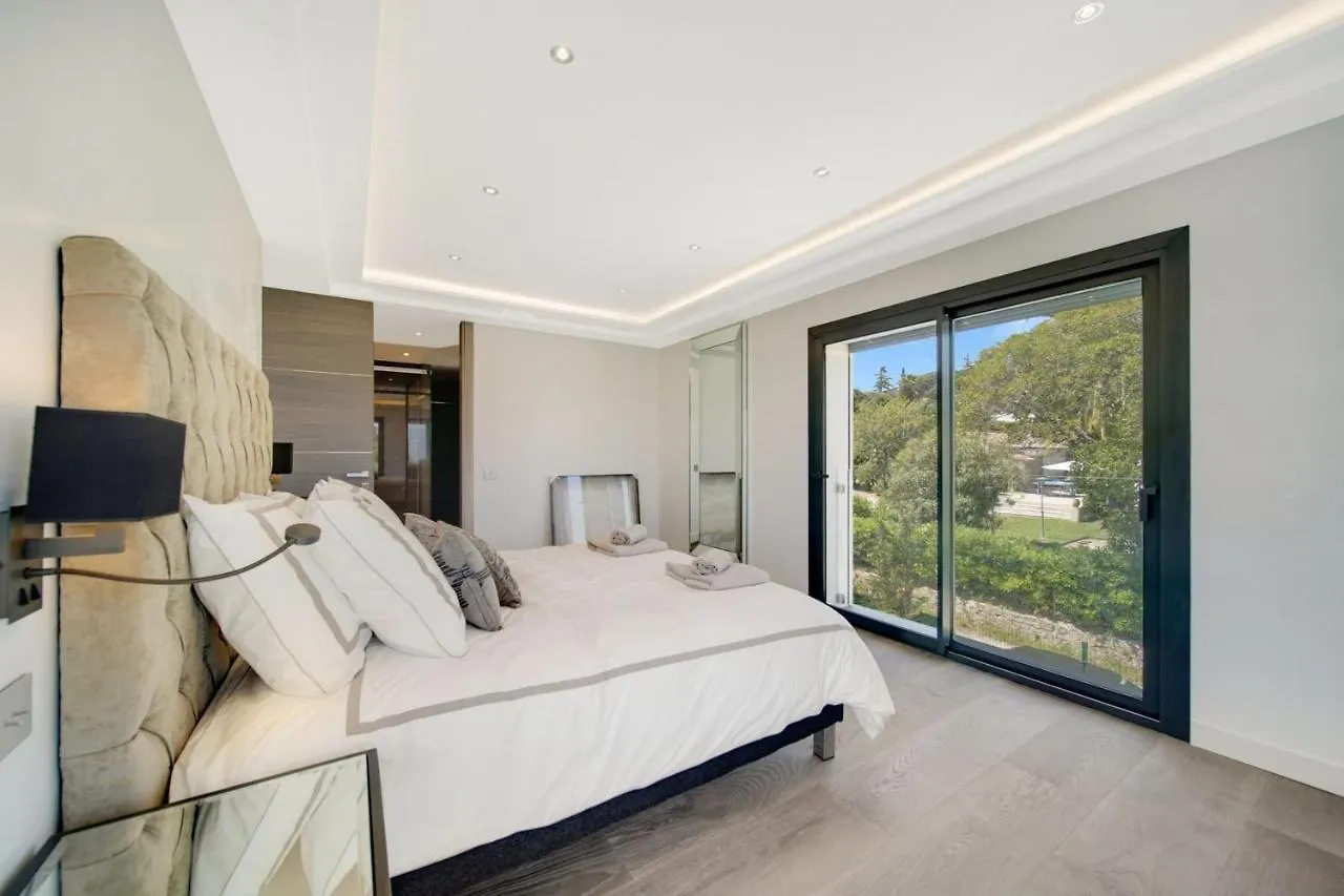 Cannes Luxury Rental - Modern Villa 0*,  Франция