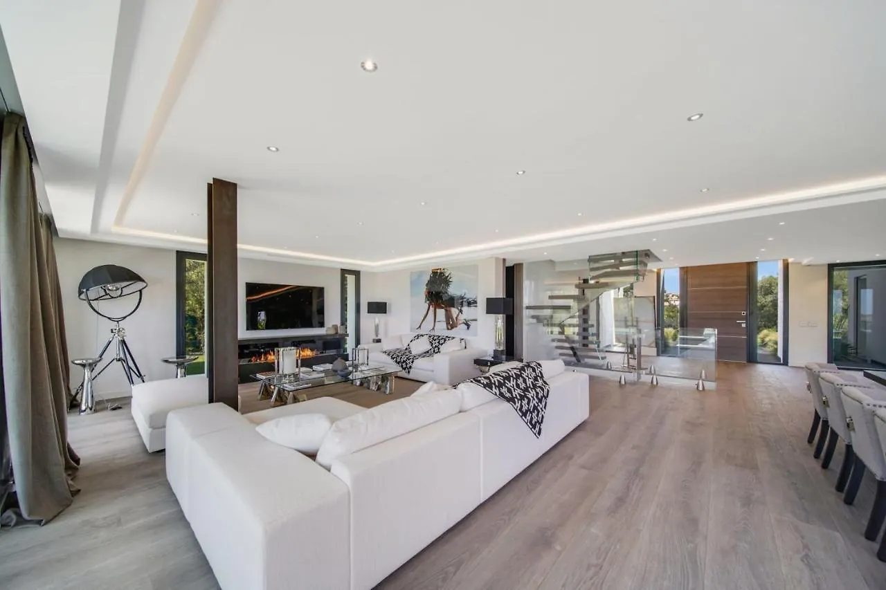 Cannes Luxury Rental - Modern Villa France